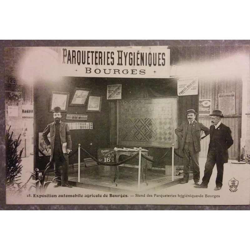 CPA Exposition automobile agricole Bourges 28 Stand des Parqueteries Hygièniques